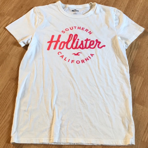 Hollister Tops - Hollister Women’s tee shirt size small